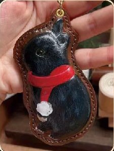 Standard artist leather pet portrait example
